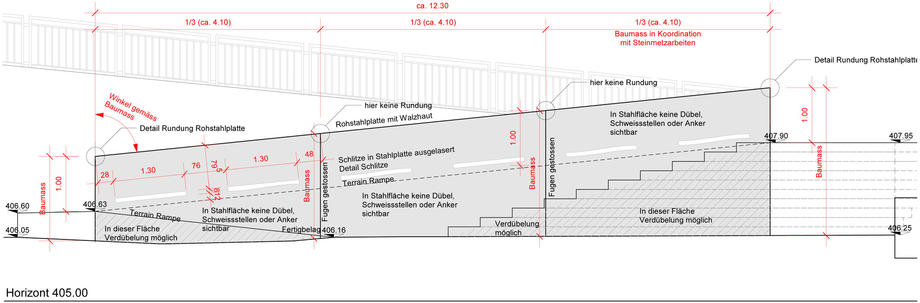 Ansicht der Rampe mit Stahlbrüstung