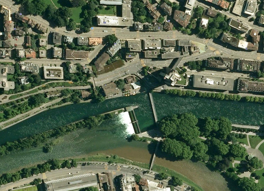 zentrale Lage mitten in der Stadt oberhalb Limmat und Platzspitz