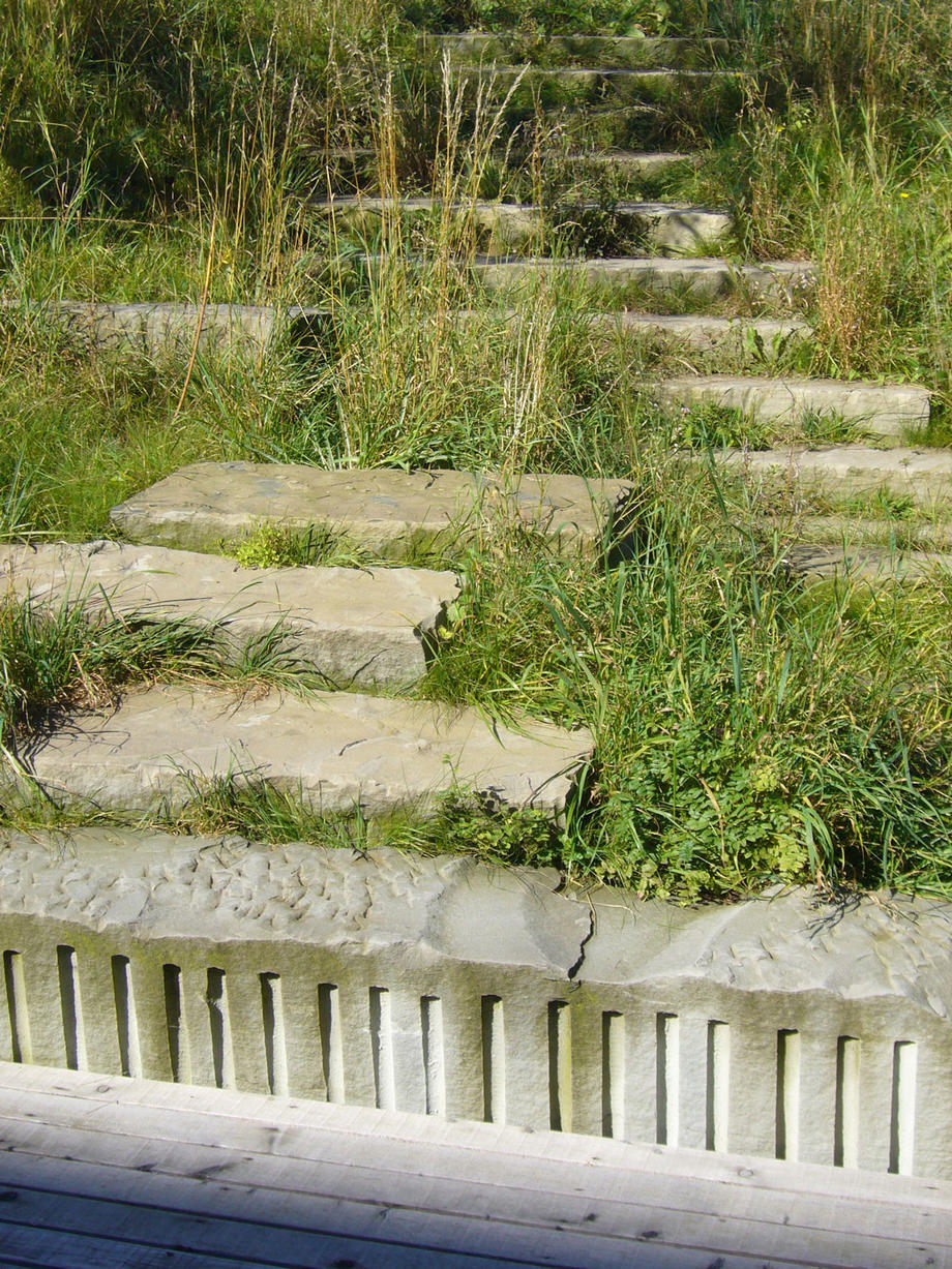 Gestaltungssteine und Treppe aus Sandstein