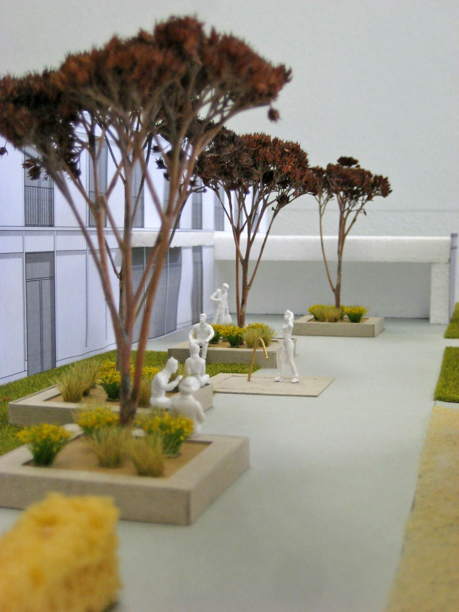 Modell Hof mit Pflanzelementen und Wasserspiel